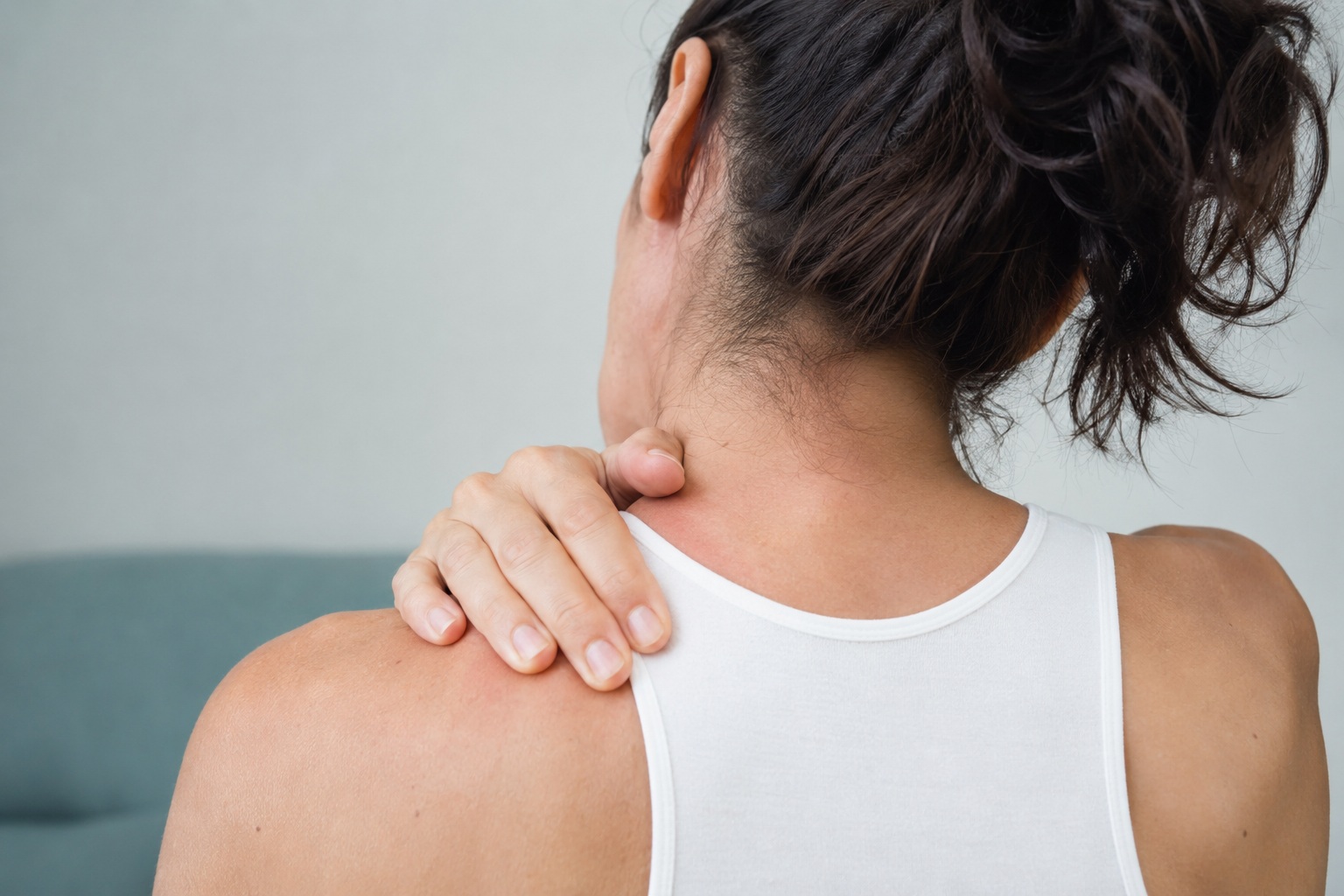 Dolore alla spalla: quando la cervicale è la vera causa